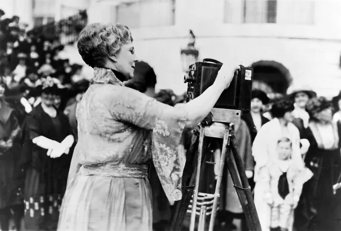Framed Print : First Lady Florence Harding, wife of President Warren G. Harding, operating a movie camera on the lawn at the White House, ca. 1921 Framed Print : First Lady Florence Harding, wife of President Warren G. Harding, operating a movie camera on the lawn at the White House, ca. 1921