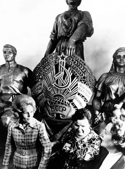 Framed Print : First Lady Pat Nixon (left) and Mrs. Andrei Gromyko (center) at a monument to workers during their tour of Moscow's underground system