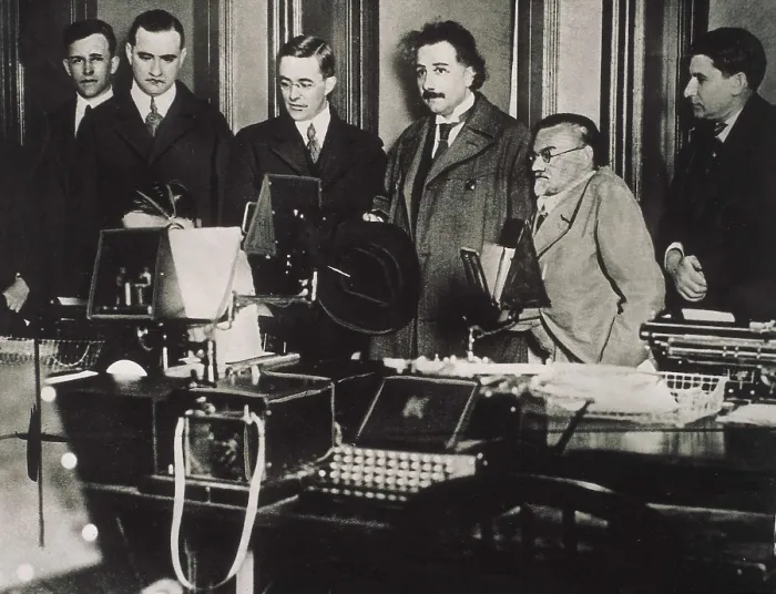 Framed Print : First transoceanic wireless telegraphic demonstration from New York's Office of the Radio Corporation of America. From left to right, the scientists Dr. G. H. Campbell, Dr. A