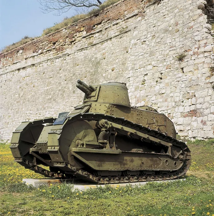 Framed Print : First World War (1914-1918). Tank. Made by Renault. AISA / Everett Collection**US SALES ONLY** Framed Print : First World War (1914-1918). Tank. Made by Renault. AISA / Everett Collection**US SALES ONLY**