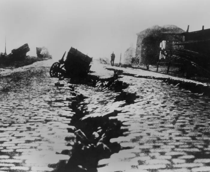 Framed Print : Fissure and sink in East Street near Ferry Building after the San Francisco Earthquake, 1906