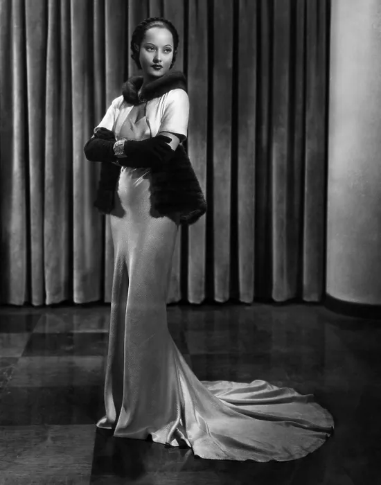 Framed Print : FOLIES BERGERE DE PARIS, (aka FOLIES BERGERE), Merle Oberon, 1935, TM and copyright 20th Century Pictures. All rights reserved / Courtesy: Everett Collection Framed Print : FOLIES BERGERE DE PARIS, (aka FOLIES BERGERE), Merle Oberon, 1935, TM and copyright 20th Century Pictures. All rights reserved / Courtesy: Everett Collection