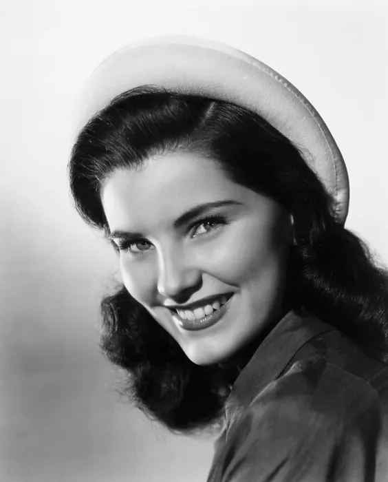 Framed Print : FOURTEEN HOURS, Debra Paget, 1951. TM & copyright 20th Century Fox Film Corp. All rights reserved / courtesy Everett Collection Framed Print : FOURTEEN HOURS, Debra Paget, 1951. TM & copyright 20th Century Fox Film Corp. All rights reserved / courtesy Everett Collection