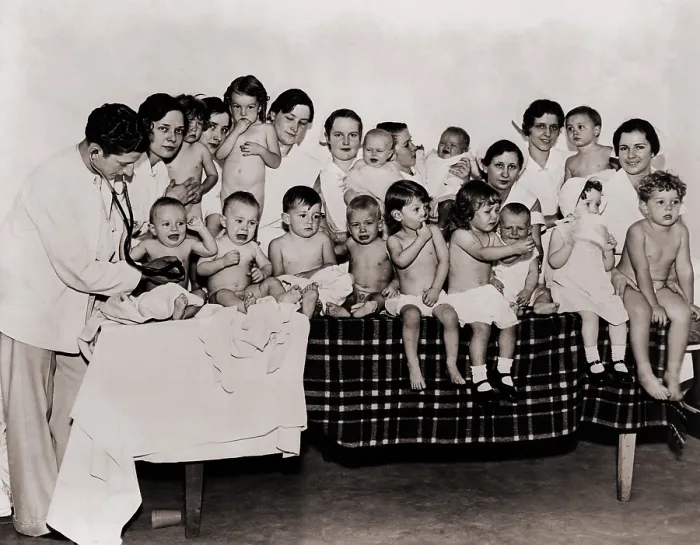 Framed Print : Fourteen infants waiting to be examined by Dr. L. Sherman in a Better Babies Contest of 1931. The babies were compared to standards for normal child development Framed Print : Fourteen infants waiting to be examined by Dr. L. Sherman in a Better Babies Contest of 1931. The babies were compared to standards for normal child development