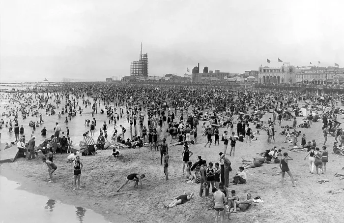 Framed Print : Fourth of July at Coney Island, New York 1920. Courtesy Everett Collection / CSU Archives Framed Print : Fourth of July at Coney Island, New York 1920. Courtesy Everett Collection / CSU Archives