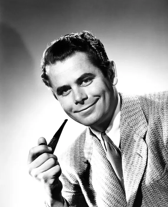 Framed Print : FRAMED, Glenn Ford, 1947