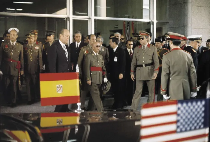 Framed Print : Francisco Franco with the president of the United States Gerald Ford, visiting Spain (May 1975). AISA / Everett Collection**US SALES ONLY**