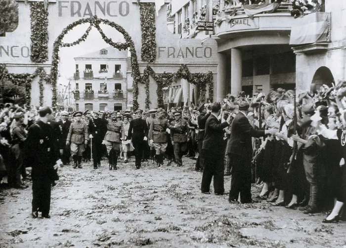 Framed Print : FRANCO BAHAMONDE, Francisco (1892-1975). Francisco Franco visiting Lugo. AISA / Everett Collection**US SALES ONLY**