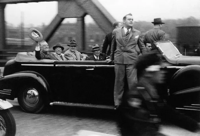 Framed Print : Franklin Roosevelt riding during the 1940 campaign with body guards. Guard Tommy Qualters, is on the near running broad. Exact date and location unidentified. (BSLOC_2013_5_140)