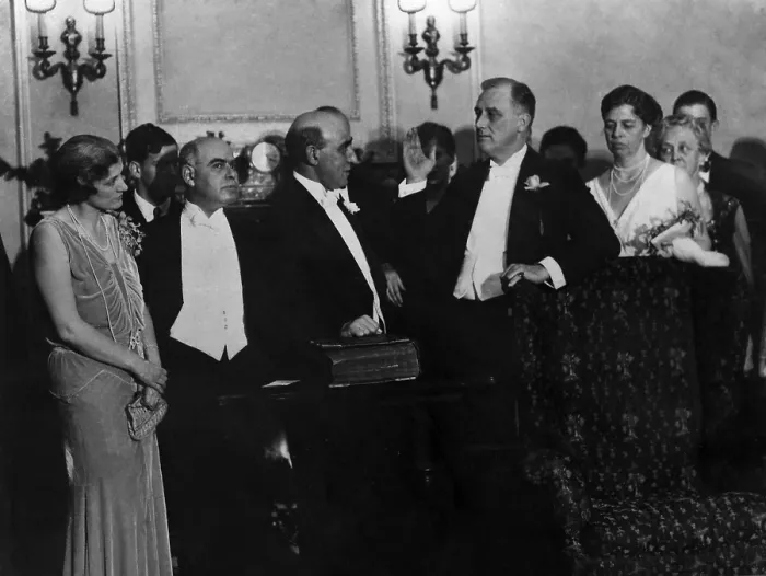 Framed Print : Franklin Roosevelt sworn in as Governor of New York in 1930. L-R: Edith Lehman(?), Lt. Gov. Herbert Lehman, Judge Arthur Lehman, FDR, Eleanor Roosevelt, Sara Roosevelt