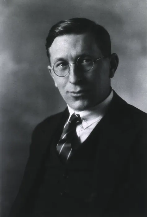 Framed Print : Frederick Banting (1891-1941), Canadian physician who, with Charles H. Best, was the first to extract (1921) the hormone insulin from the pancreas Framed Print : Frederick Banting (1891-1941), Canadian physician who, with Charles H. Best, was the first to extract (1921) the hormone insulin from the pancreas