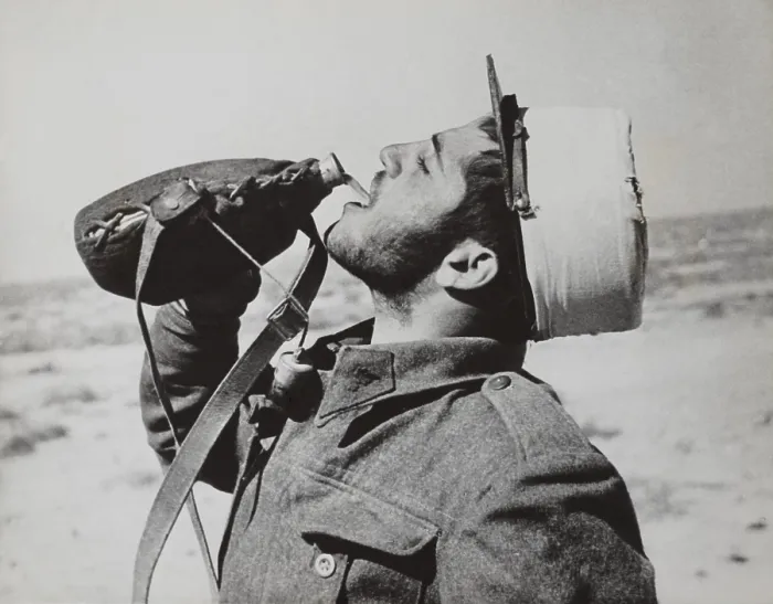 Framed Print : Free French soldier drinking from his canteen in the Western Desert in 1942 Framed Print : Free French soldier drinking from his canteen in the Western Desert in 1942