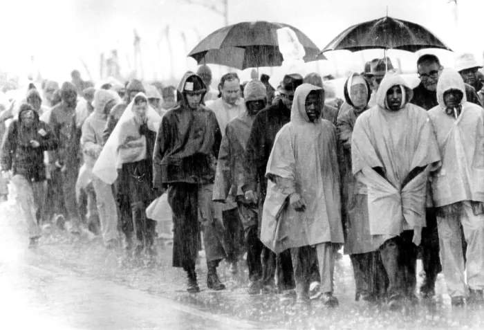 Framed Print : Freedom Marchers on third day of Selma to Montgomery March, Montgomery, Alabama, 03-25-1965.. Courtesy: CSU Archives / Everett Collection Framed Print : Freedom Marchers on third day of Selma to Montgomery March, Montgomery, Alabama, 03-25-1965.. Courtesy: CSU Archives / Everett Collection