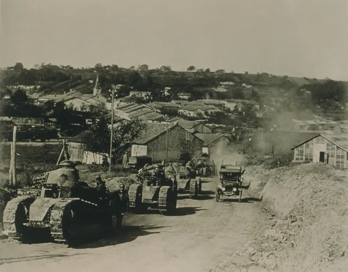 Framed Print : French tanks passing through Rampont, France, in the last month of World War I