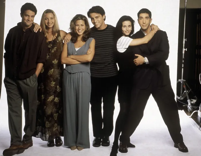 Framed Print : FRIENDS, cast photo, from left: Matthew Perry, Lisa Kudrow, Jennifer Anison, Matt LeBlanc, Courteney Cox, David Schwimmer, (1995), 1994-2004