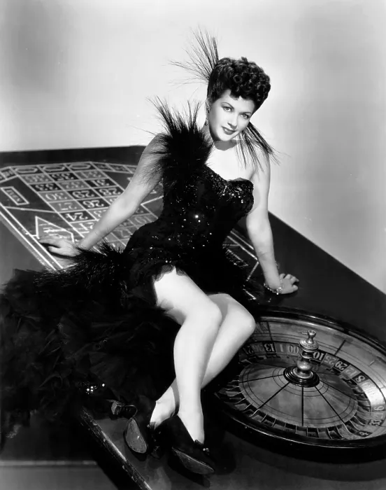 Framed Print : FRONTIER GAL, Yvonne De Carlo, 1945