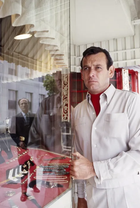 Framed Print : THE FUGITIVE, from left, Barry Morse, David Janssen, 1963-67 (1963 photo)