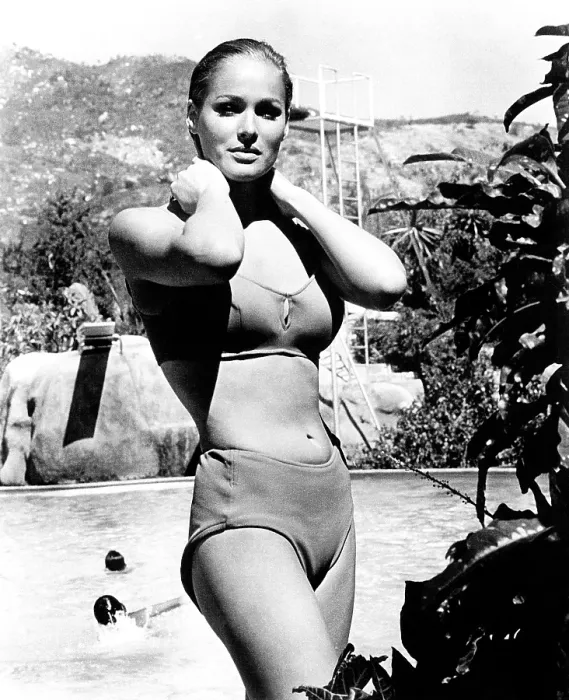 Framed Print : FUN IN ACAPULCO, Ursula Andress, 1963