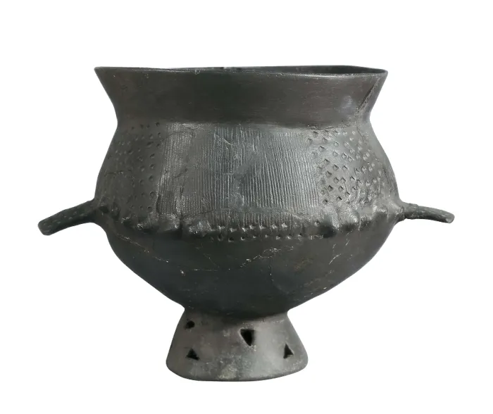 Framed Print : Funerary urn of the Second Iron Age (6th-3dr c. BC). Iron Age. Decorative Arts. SPAIN. Burgos. Burgos Museum. Proc: SPAIN. Miraveche. AISA / Everett Collection**US SALES ONLY**
