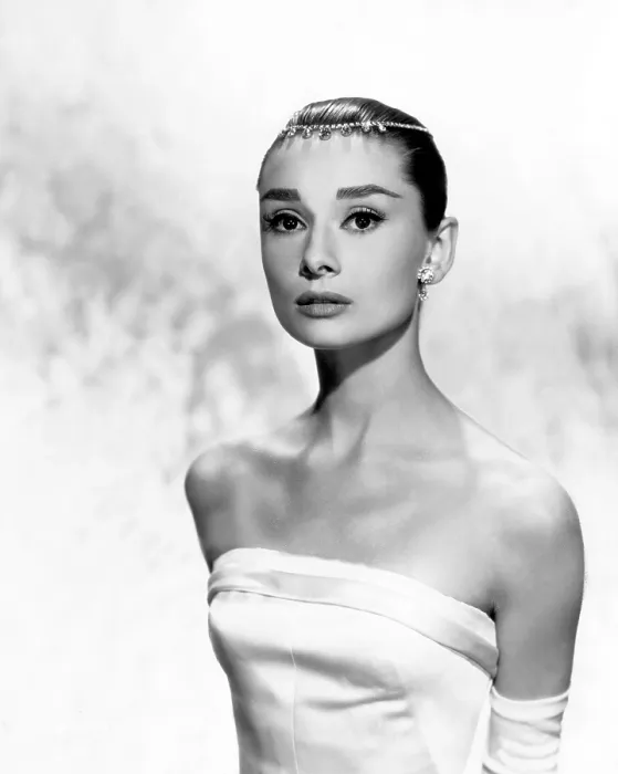 Framed Print : FUNNY FACE, Audrey Hepburn, 1957 Framed Print : FUNNY FACE, Audrey Hepburn, 1957