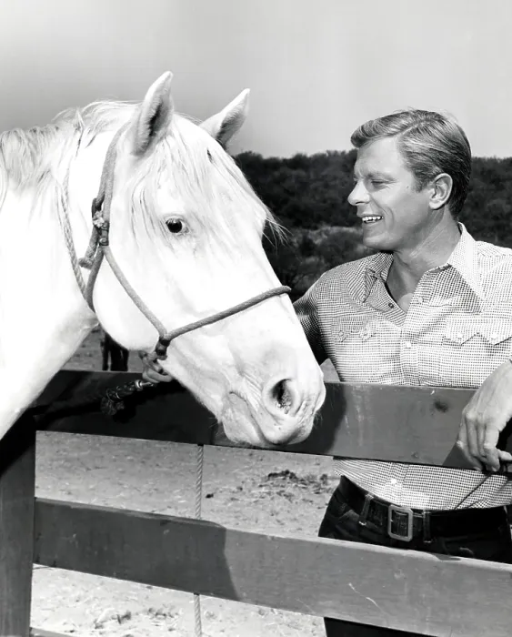 Framed Print : FURY, Peter Graves, 1955-60 (1956 photo) Framed Print : FURY, Peter Graves, 1955-60 (1956 photo)