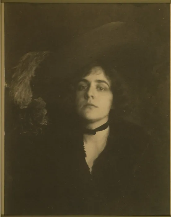 Framed Print : The Gainsborough hat, Ethel Reed in plumed hat, photograph by F. Holland Day, circa late 1890s Framed Print : The Gainsborough hat, Ethel Reed in plumed hat, photograph by F. Holland Day, circa late 1890s