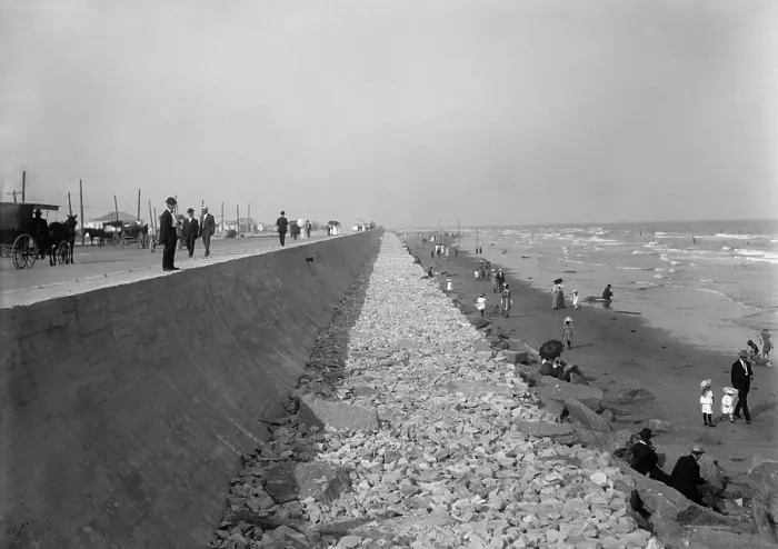 Framed Print : Galveston, Texas, after construction of the 17-foot seawall to protect against hurricanes