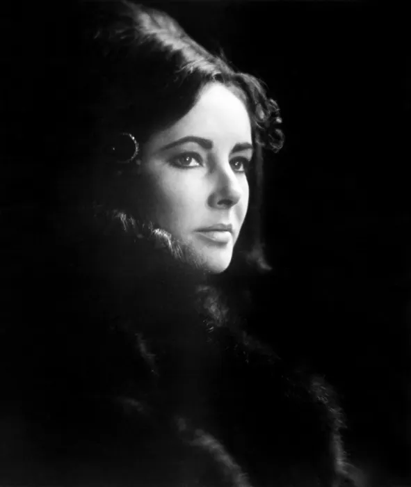 Framed Print : THE ONLY GAME IN TOWN, Elizabeth Taylor, 1970, TM and Copyright 20th Century Fox Film Corp. All rights reserved / Courtesy: Everett Collection