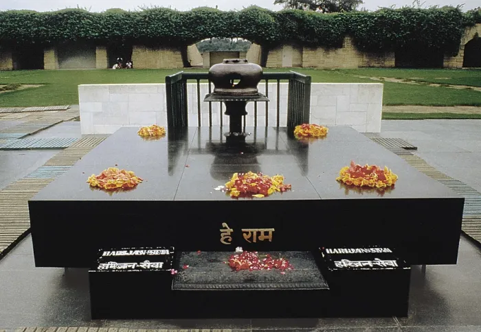 Framed Print : GANDHI, Indira (1917-1984). Tomb of Indira Gandhi. INDIA. DELHI. Delhi. AISA / Everett Collection**US SALES ONLY**