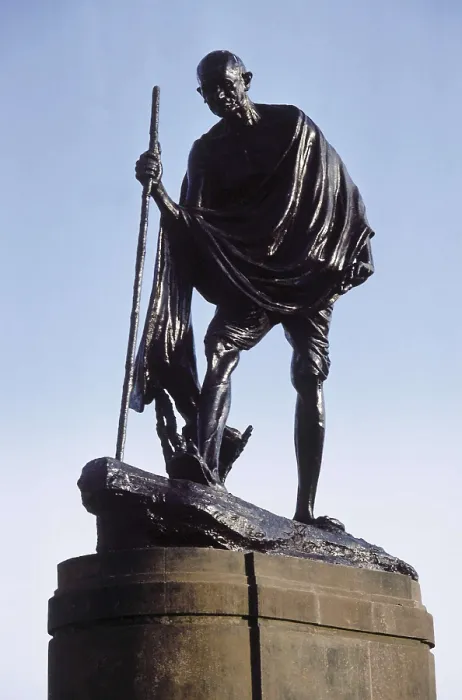 Framed Print : GANDHI, Mohandas Karamchand, called Mahatma (1869-1948). Statue of Gandhi. Sculpture on bronze. INDIA. WEST BENGAL. Calcutta. AISA / Everett Collection**US SALES ONLY** Framed Print : GANDHI, Mohandas Karamchand, called Mahatma (1869-1948). Statue of Gandhi. Sculpture on bronze. INDIA. WEST BENGAL. Calcutta. AISA / Everett Collection**US SALES ONLY**
