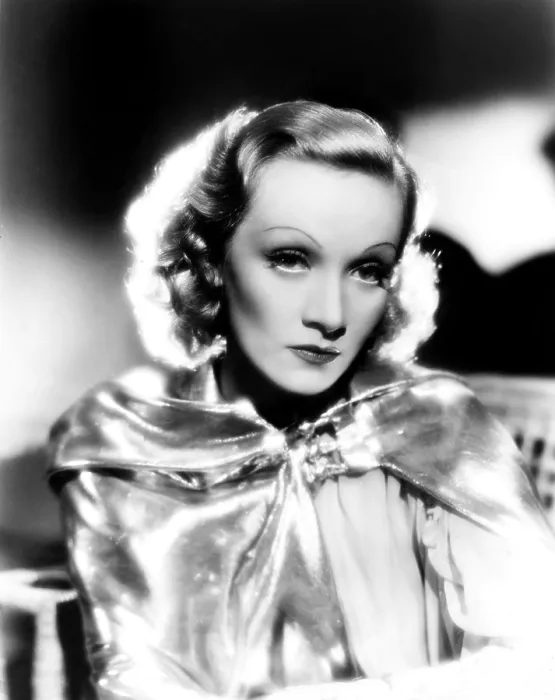 Framed Print : THE GARDEN OF ALLAH, Marlene Dietrich, 1936