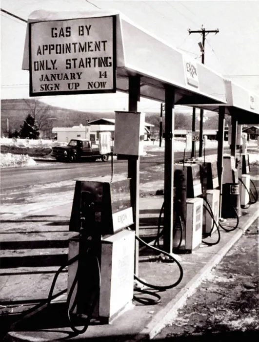 Framed Print : GAS SHORTAGE-A gas station in Amherst, Mass. during the gas shortage, 1 / 15 / 74.. Courtesy: CSU Archives  /  Everett Collection