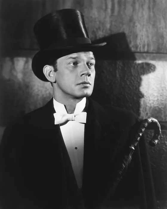 Framed Print : GASLIGHT, Joseph Cotten, 1944 Framed Print : GASLIGHT, Joseph Cotten, 1944