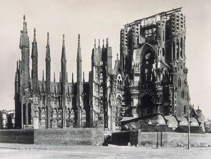 Framed Print : GAUDI i CORNET, Antoni (1852-1926). Sagrada Familia (Expiatory Temple of the Holy Family). 1884-1926. SPAIN. Barcelona. Expiatory Church of the Holy Family Framed Print : GAUDI i CORNET, Antoni (1852-1926). Sagrada Familia (Expiatory Temple of the Holy Family). 1884-1926. SPAIN. Barcelona. Expiatory Church of the Holy Family