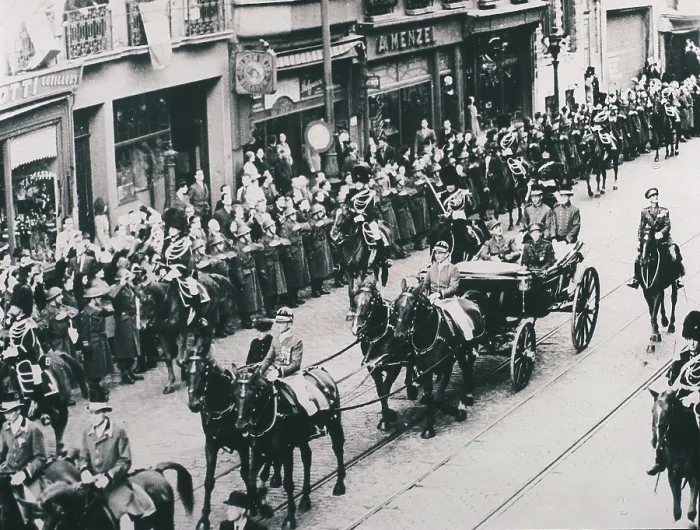 Framed Print : GAULLE, Charles de (1890-1970). Charles De Gaulle visiting Brussels. AISA / Everett Collection**US SALES ONLY** Framed Print : GAULLE, Charles de (1890-1970). Charles De Gaulle visiting Brussels. AISA / Everett Collection**US SALES ONLY**