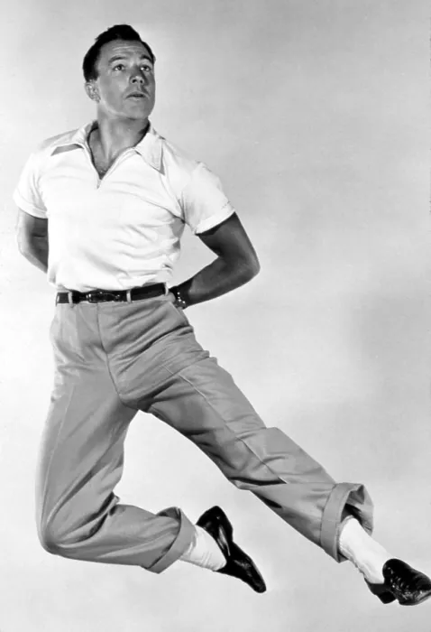 Framed Print : GENE KELLY. Courtesy: CSU Archives  /  Everett Collection