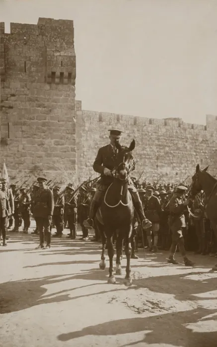 Framed Print : General Edmund Allenby leaving Jerusalem after reading the proclamation of martial law following the British capture of Jerusalem from Turkish forces. Dec. 9, 1917
