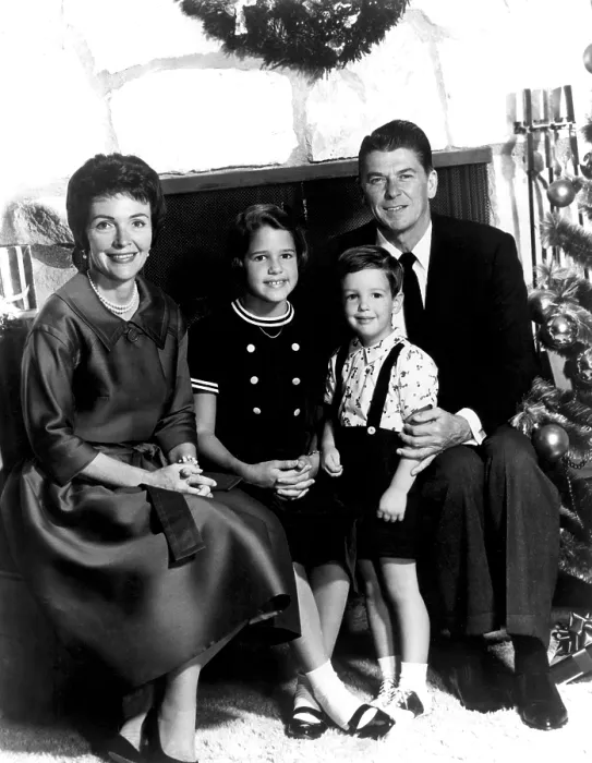 Framed Print : GENERAL ELECTRIC THEATER, 1953-62, Nancy Reagan, Patti Davis, Ron Reagan Jr. Ronald Reagan, 'Other Wise Man, ' 12 / 24 / 61. Courtesy: CSU Archives / Everett Collection Framed Print : GENERAL ELECTRIC THEATER, 1953-62, Nancy Reagan, Patti Davis, Ron Reagan Jr. Ronald Reagan, 'Other Wise Man, ' 12 / 24 / 61. Courtesy: CSU Archives / Everett Collection