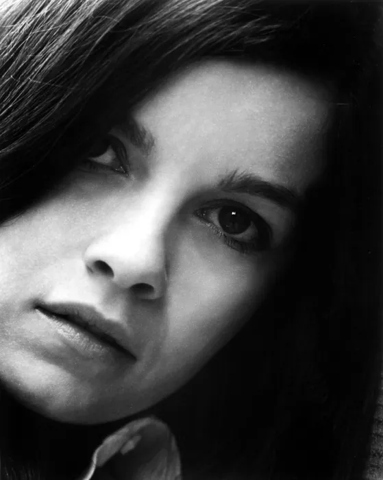 Framed Print : GENEVIEVE BUJOLD, portrait