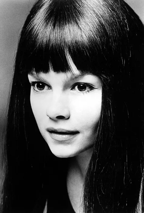 Framed Print : GENEVIEVE BUJOLD, portrait
