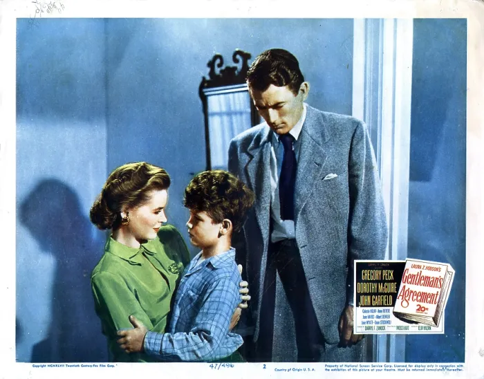 Framed Print : GENTLEMAN'S AGREEMENT, from left, Dorothy McGuire, Dean Stockwell, Gregory Peck, 1947, 20th Century Fox, TM & Copyright / Courtesy: Everett Collection Framed Print : GENTLEMAN'S AGREEMENT, from left, Dorothy McGuire, Dean Stockwell, Gregory Peck, 1947, 20th Century Fox, TM & Copyright / Courtesy: Everett Collection