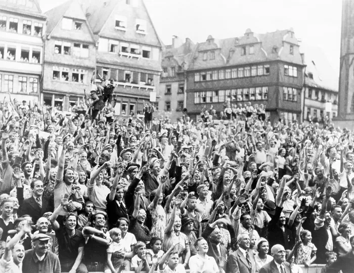 Framed Print : German admirers cheering Max Schmeling with a Nazi salute at City Hall in Frankfort, Germany