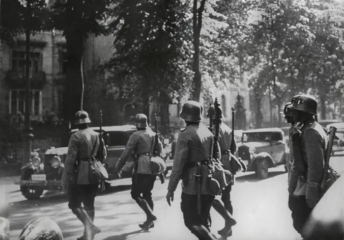 Framed Print : German Army patrol in Berlin during the Nazi Party purge of the Sturmabteilung (SA) leadership. June 30-July 2, 1934