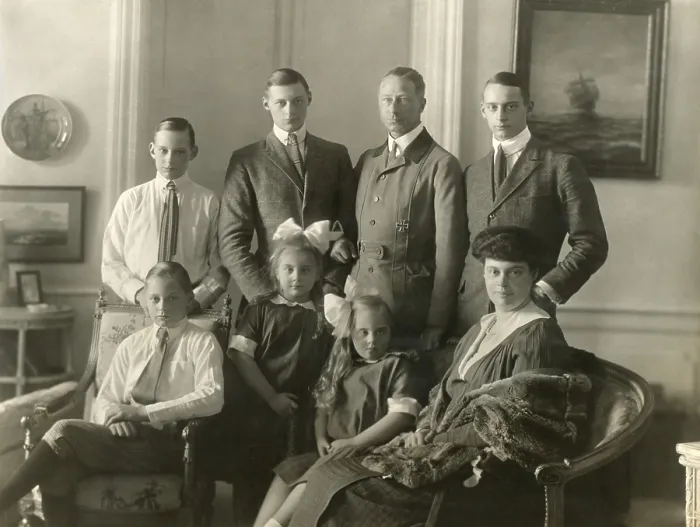 Framed Print : Former German Crown Prince Wilhelm with his wife and children in Castle Oels, Silesia, c. 1920 Framed Print : Former German Crown Prince Wilhelm with his wife and children in Castle Oels, Silesia, c. 1920