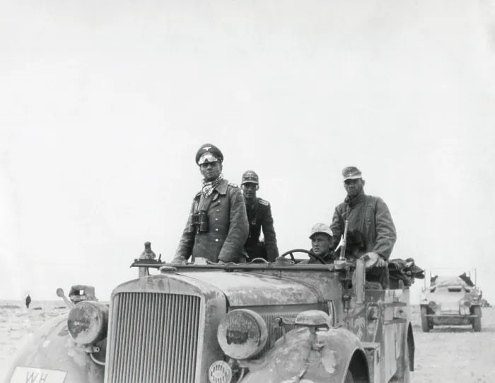Framed Print : German General Rommel with the 15th Panzer Division between Tobruk and Sidi Omar. 1941 in North Africa, Libya, during World War 2. (BSLOC_2013-12_123)