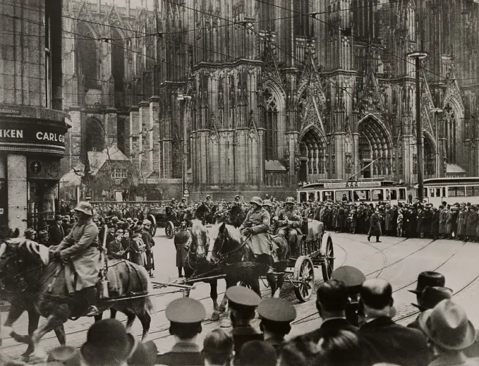 Framed Print : German troops entering Cologne, March 17, 1936. Civilians watch a parade of German officers, some on foot, others on horses pulling carts holding officers Framed Print : German troops entering Cologne, March 17, 1936. Civilians watch a parade of German officers, some on foot, others on horses pulling carts holding officers
