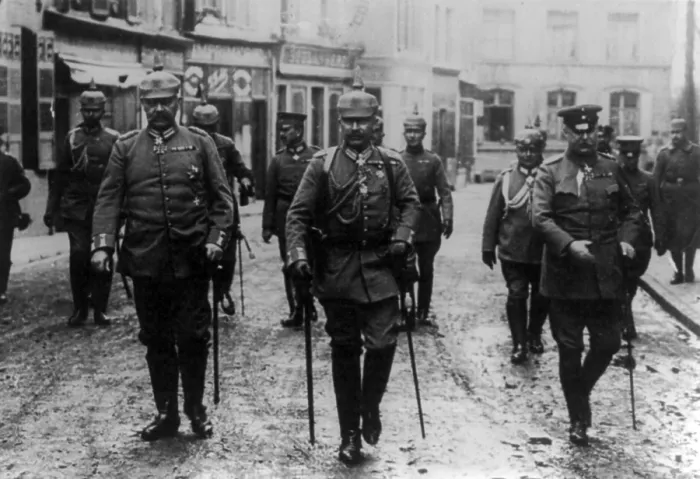 Framed Print : German World War 1 political and military leaders. L-R: Gen. Paul von Hindenburg, Kaiser Wilhelm II, and Gen. Erich Ludendorff. Ca. 1914-18