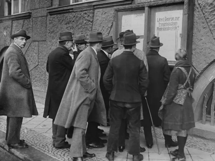 Framed Print : Germans reading broadside during the Franco-Belgian invasion of Essen, 1923