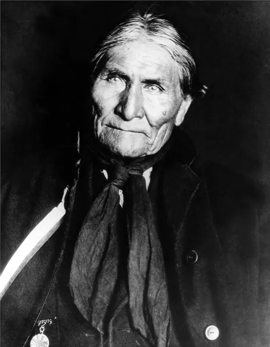 Framed Print : GERONIMO, Apache leader, undated.. Courtesy: CSU Archives  /  Everett Collection
