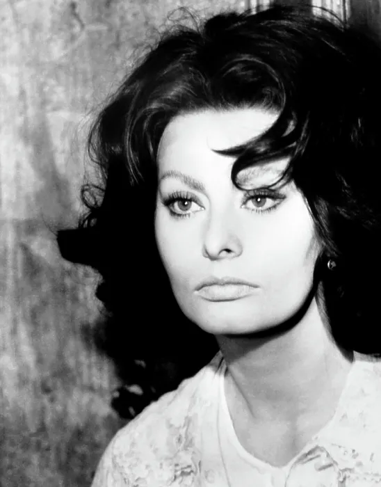 Framed Print : GHOSTS, ITALIAN STYLE, (aka QUESTI FANTASMI), Sophia Loren, 1968